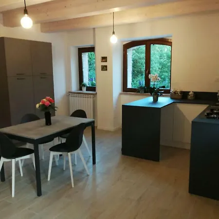 Casa Nel Sentiero Genga (Ancona)